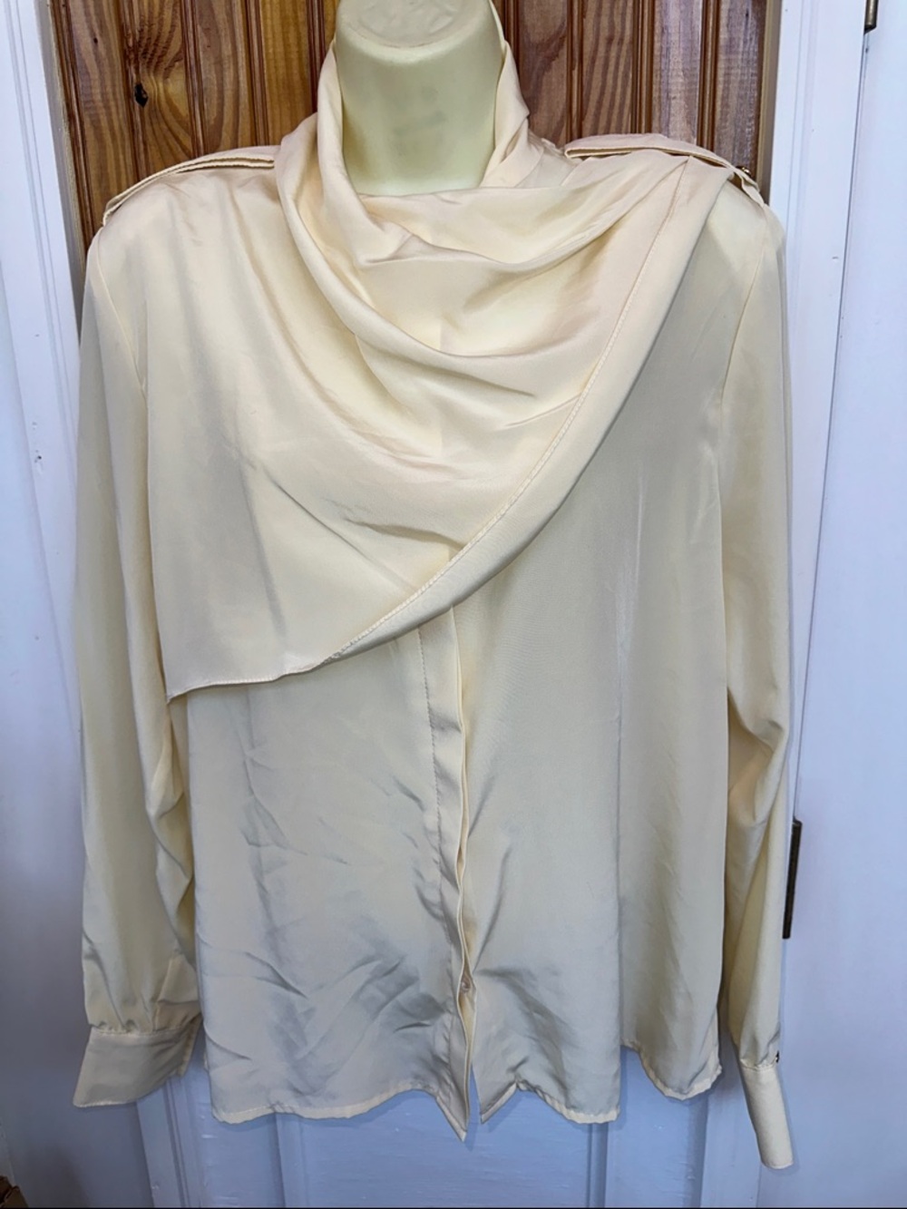 Vintage 80s Fashion Star Cream/Ivory Draped‎ Front Polyester Long Sleeve Blouse
